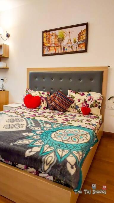 Top Luxury & Couple Friendly Stay Gp By Taj Suites & Studios #New Year Party & Stay Noida Exteriér fotografie