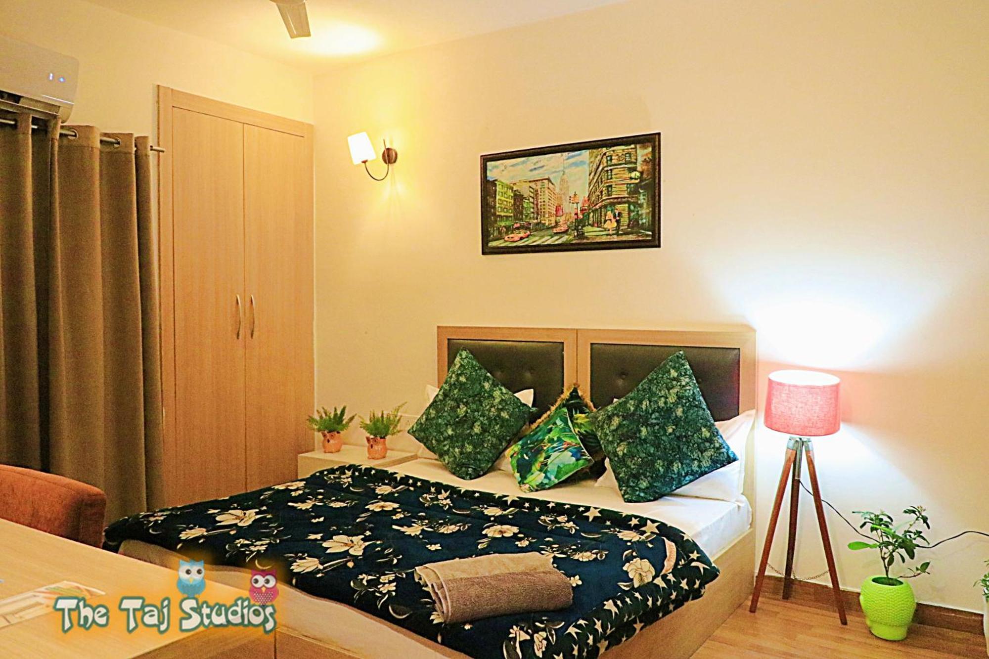 Top Luxury & Couple Friendly Stay Gp By Taj Suites & Studios #New Year Party & Stay Noida Exteriér fotografie